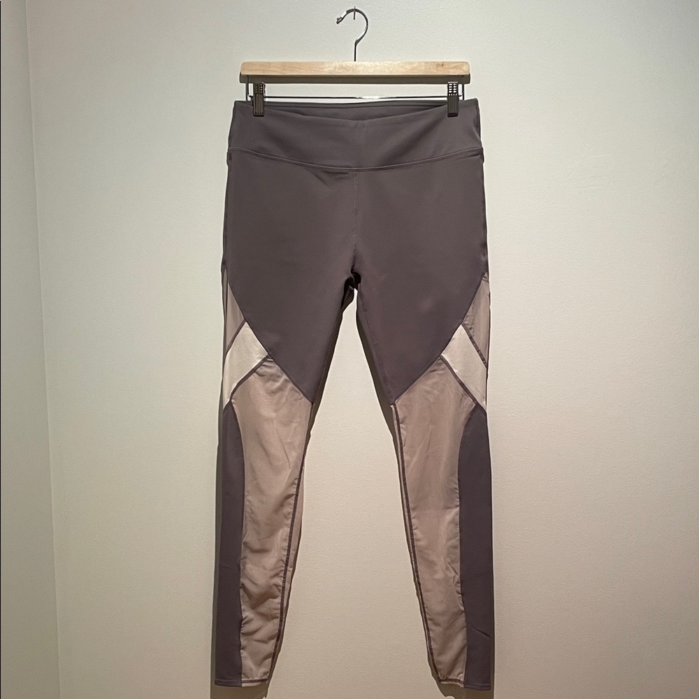 NWOT Fabletics Mid-Rise Mesh Powerhold Legging - Picture 3 of 9
